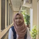 Tutor Mengendarai Motor di Jakarta